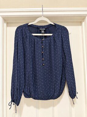 Chelsea & Theodore Navy Floral Blouse Size M NWT